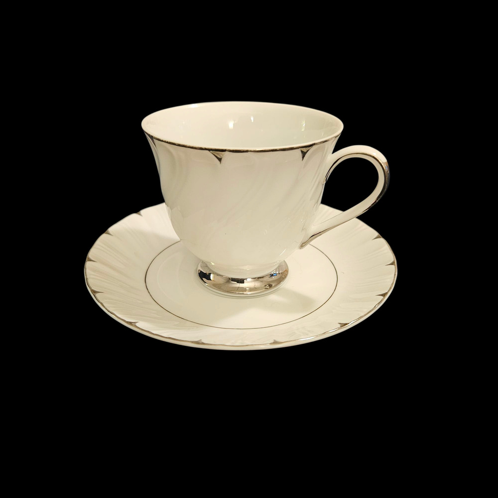 Heirloom Fine China 3512 Cup & Saucer Set of 4 White Silver Trim Japan